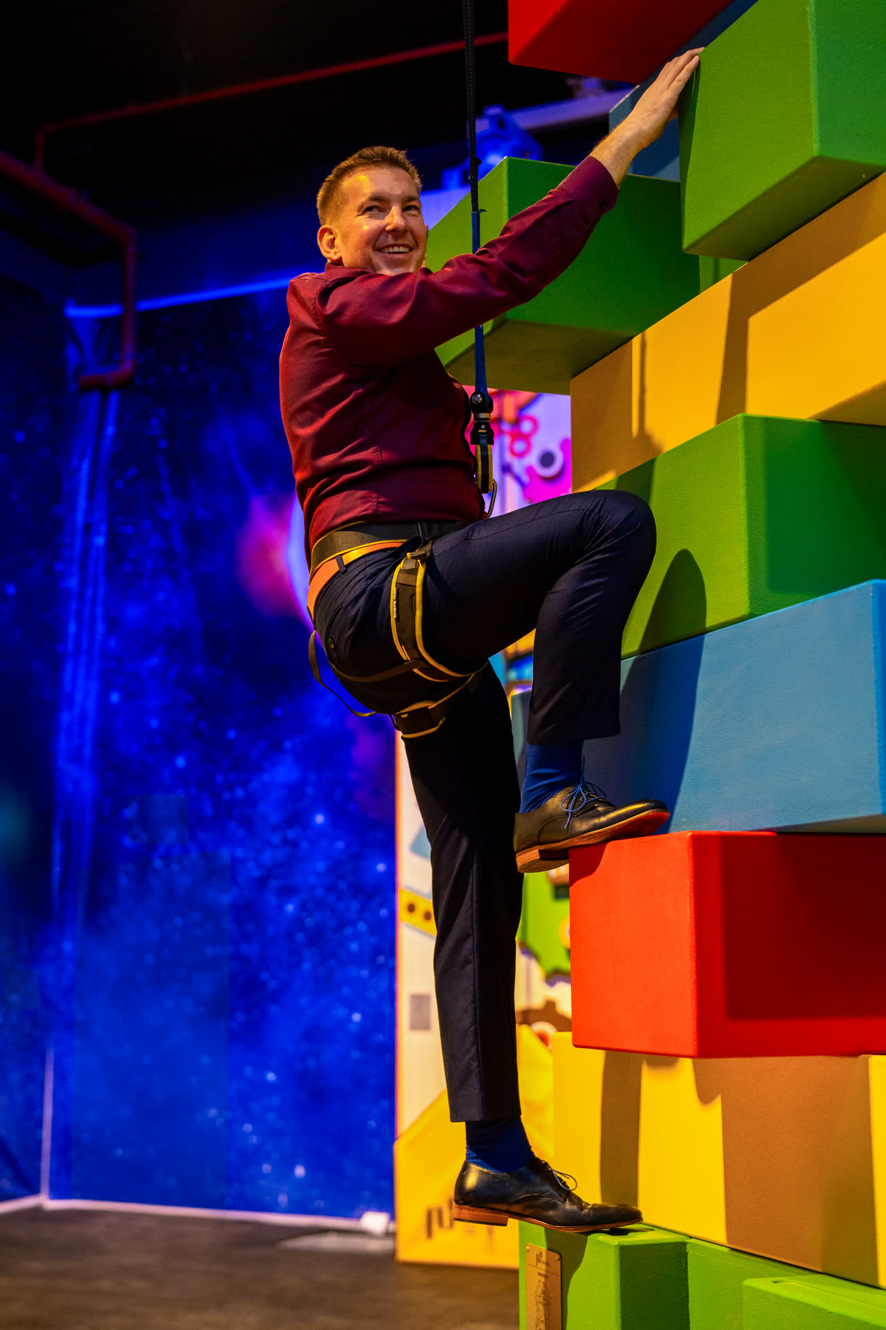 Kletterwand im Space Magic Aurich als Aktivität für Firmenevents und Teambuilding